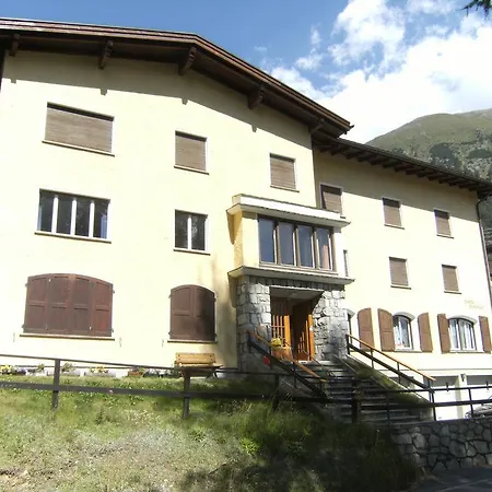 Chesa Muragls Apartment Pontresina